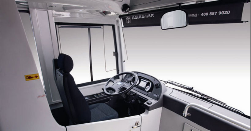 亞星8.5米純電動城市客車駕駛室