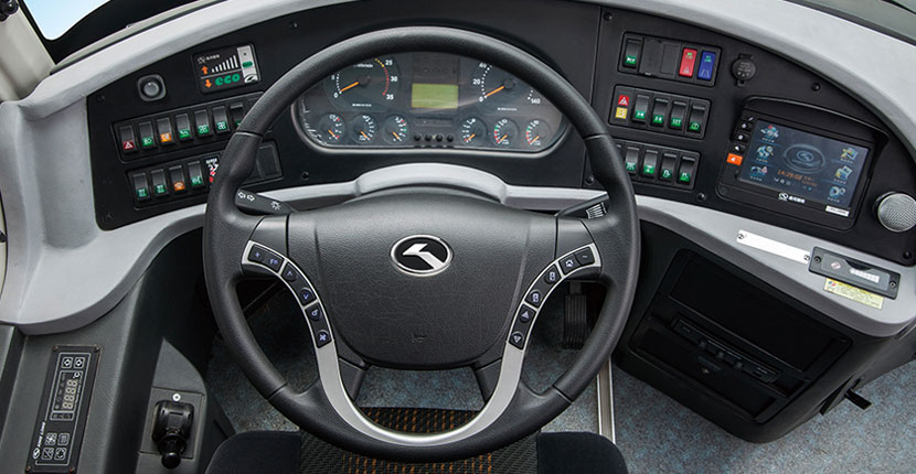 大金龍XMQ6125CY公路客車儀表臺(tái)