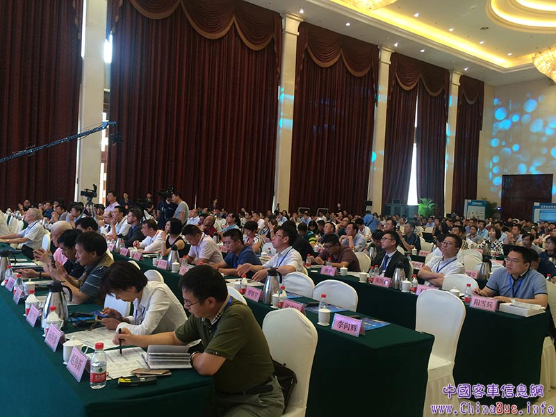 專家的精彩演講吸引了大家的關(guān)注