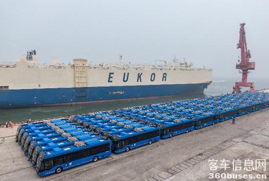 1609912533927715.jpg 宇通出口墨西哥的雙源無(wú)軌電車.jpg