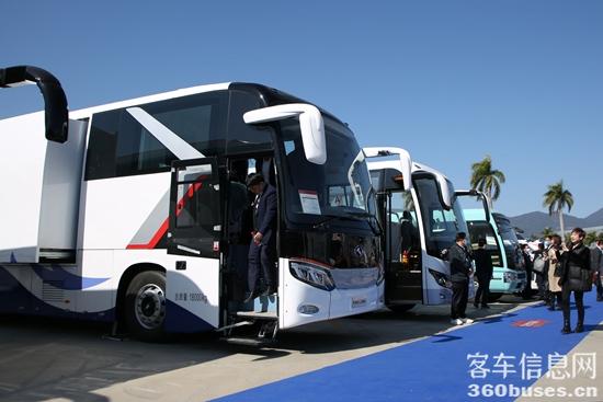 1610257230369770.jpg 參觀醫(yī)療專用車.jpg