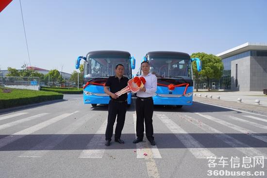 1620875481782785.jpg 安凱A6批量交付蘇州春秋公司.JPG