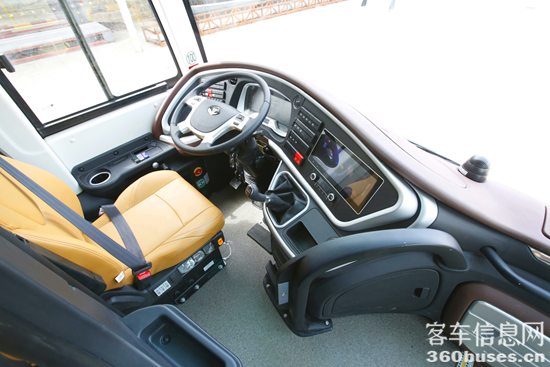 福田歐輝BJ6122城間精品客車(chē)駕駛位.png