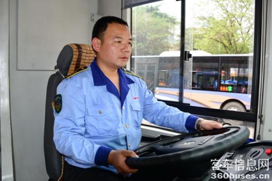 1637543186280155.jpg 1128082467_16373748428791n.jpg