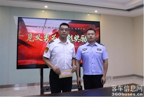 1660526465585892.jpg 1128909384_16602702558151n.jpg