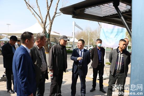 1680314797191221.jpg 與會(huì)領(lǐng)導(dǎo)參觀品鑒H9-1.JPG