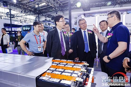 1684303890389737.jpg S7A2962.jpg