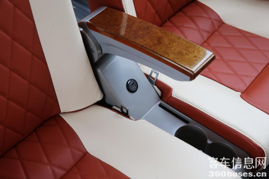 1686705693604449.png 3.png