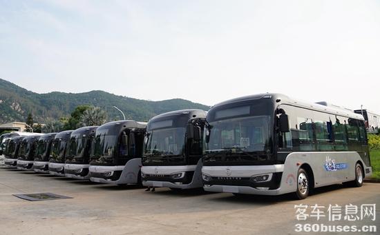 1695691247874452.jpg 即將發(fā)往西寧的北極星公交車.jpg