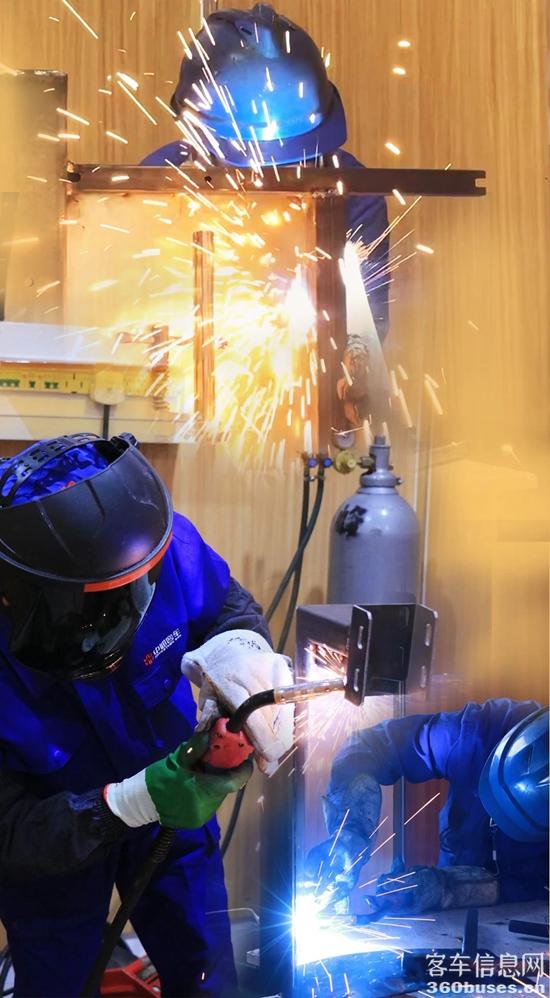 1697422766506622.jpg 4.jpg