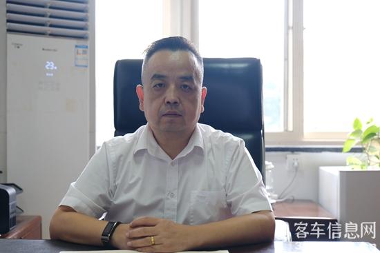 1697440780311058.jpg 2湖北公路客運(yùn)集團(tuán)股份有限公司事業(yè)部經(jīng)理鄭彤.jpg