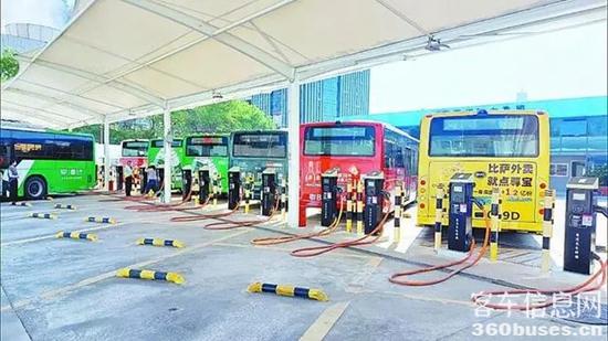 1701913122872466.jpg 00e93901213fb80ebe8bc88dde8c1a23b83894f9.webp.jpg