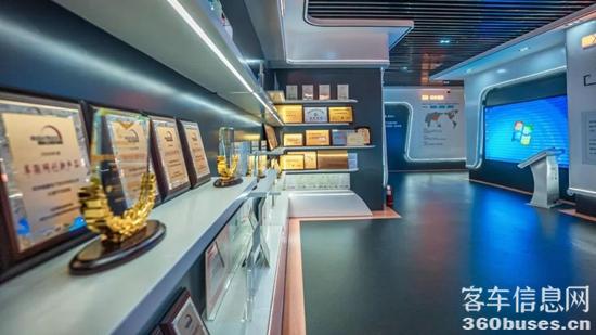 1711085466228058.jpg 4.jpg