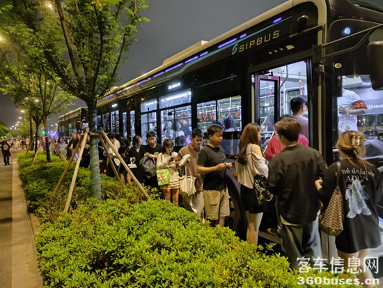 1728443424453040.png 3.png