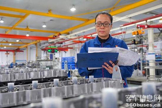 1739939291619763.jpg 3.jpg