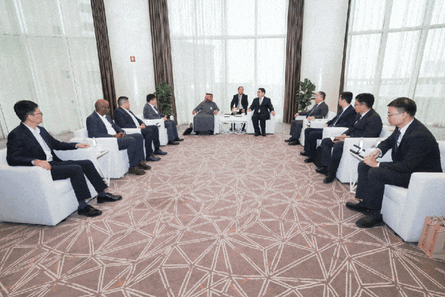 1740617216835927.gif 6.gif