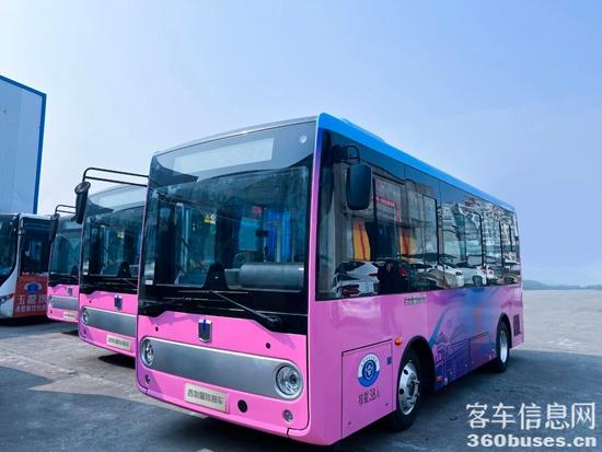 1740619714189888.jpg 5.jpg