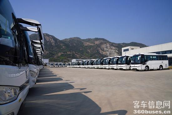 2 即將發(fā)往科威特的金旅錦程-小.jpg