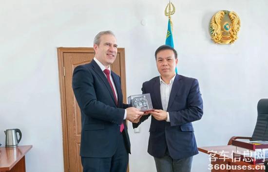 1744956317822270.jpg 2.jpg