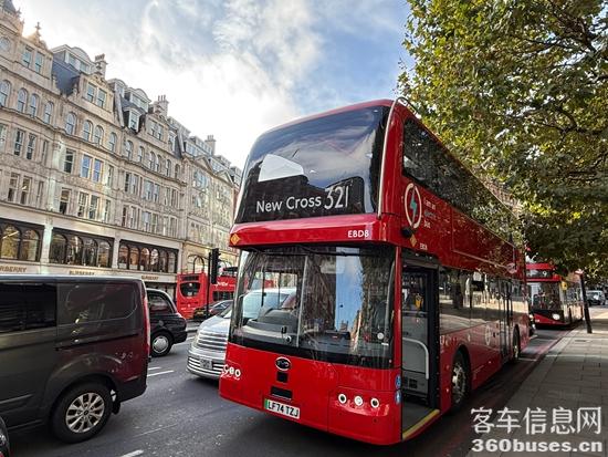 1752542722454643.jpg 比亞迪大巴BD11在英國.jpg