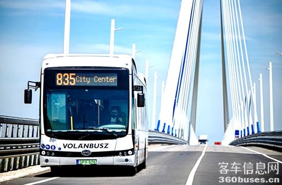1752542750640256.jpg 比亞迪大巴在匈牙利.jpg