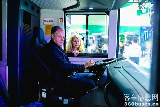 1760791209844587.jpg 12.jpg