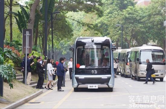 1 金旅馳睿自動駕駛巴士在廈門海滄生物產業(yè)園正式上崗.jpg