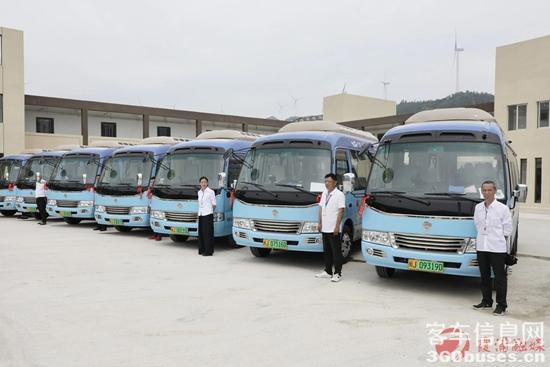2、車陣.jpg